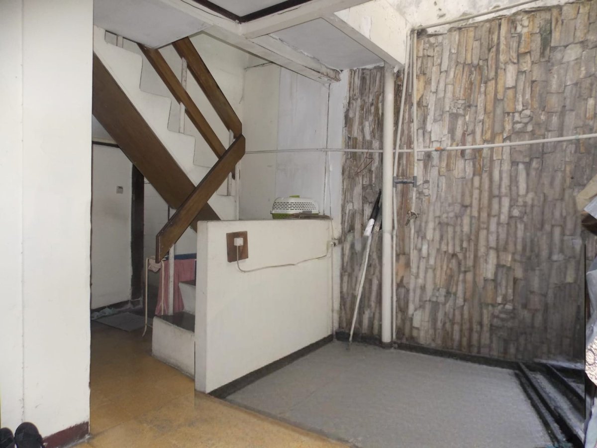Dijual rumah lama daerah Tebet Barat Jakarta Selatan
