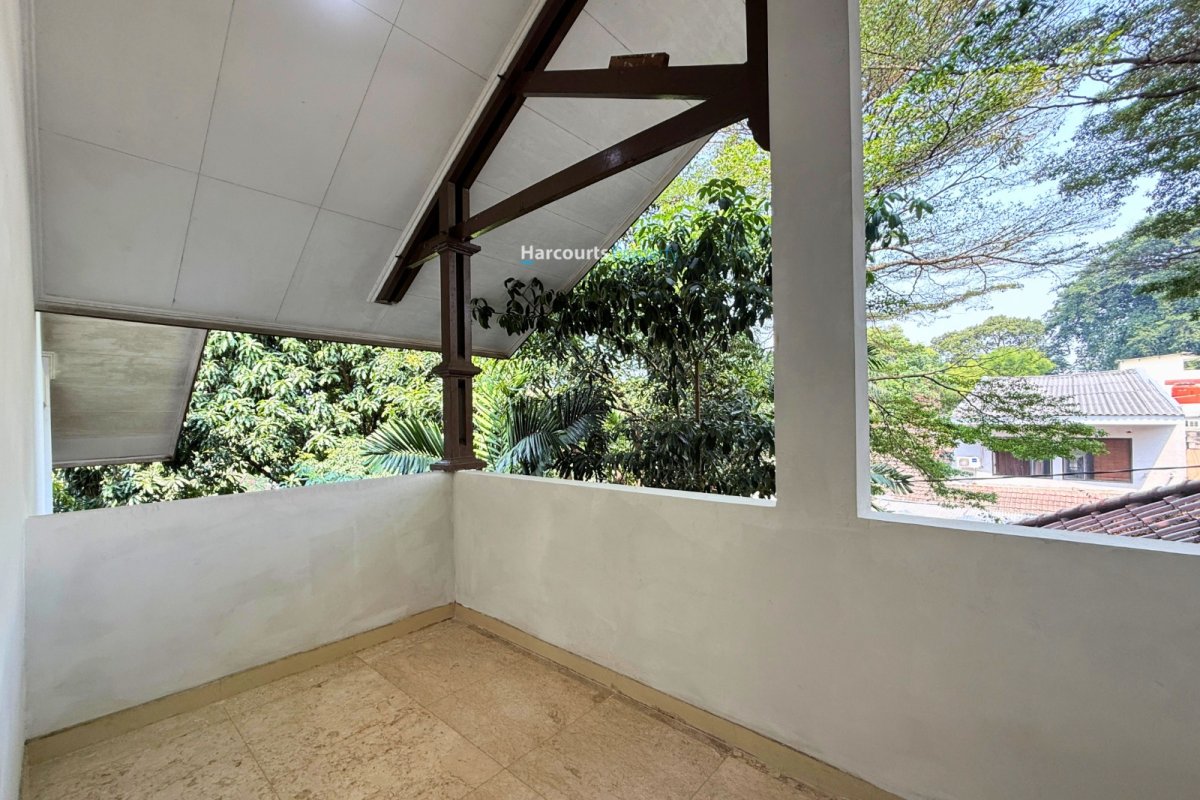 Disewakan Rumah Klasik 2 Lantai Area Jl. Kemang Timur III - Foto 9