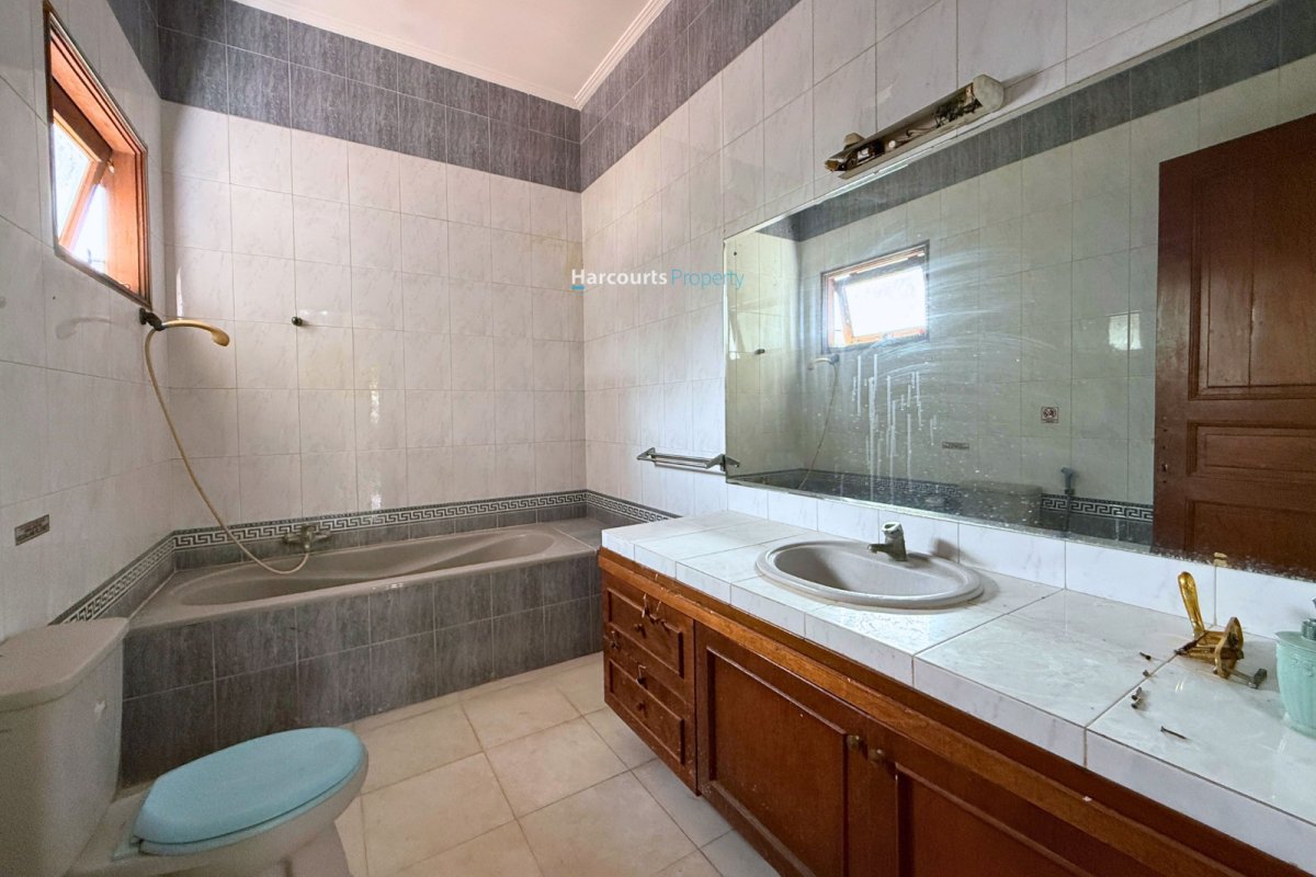 Disewakan Rumah Klasik 2 Lantai Area Jl. Kemang Timur III - Foto 10