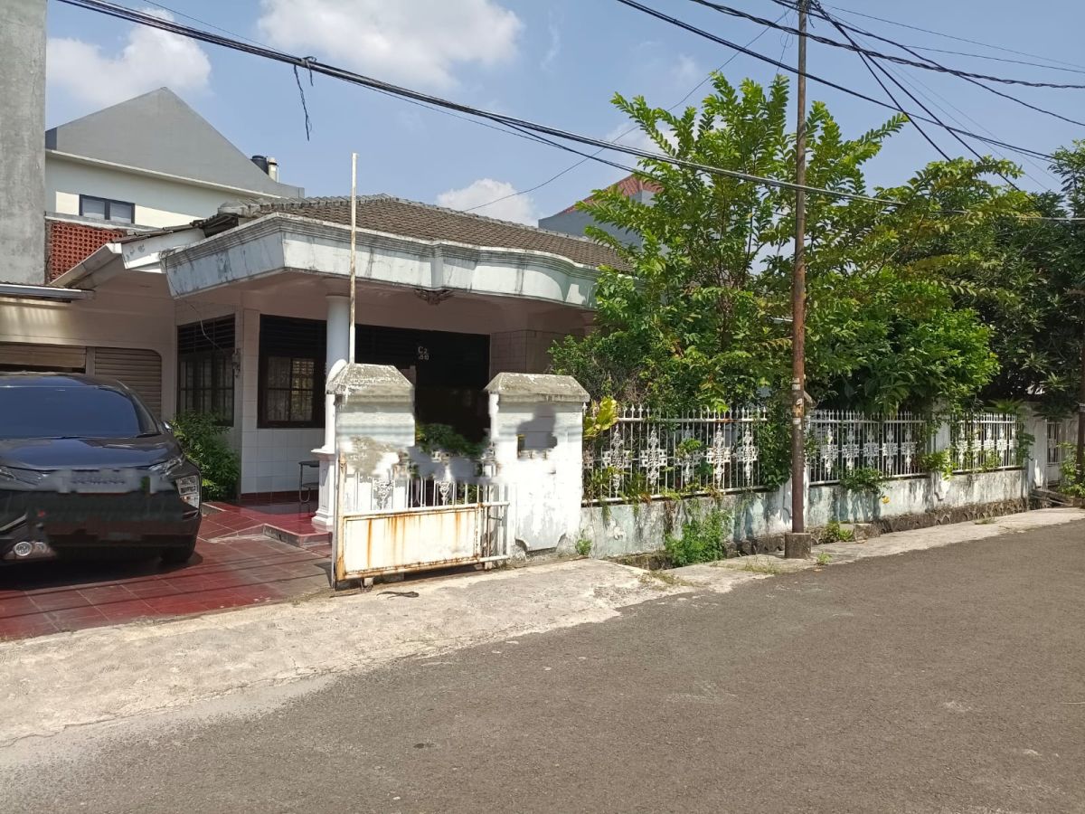 Dijual Rumah Luas 400 m²  di Meruya Taman Aries, Jakarta Barat