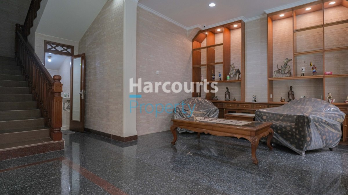 Disewakan Rumah Klasik 2 Lantai Area Jl. Cibeber Kebayoran Baru - Foto 3