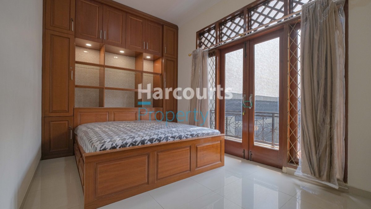 Disewakan Rumah Klasik 2 Lantai Area Jl. Cibeber Kebayoran Baru - Foto 6