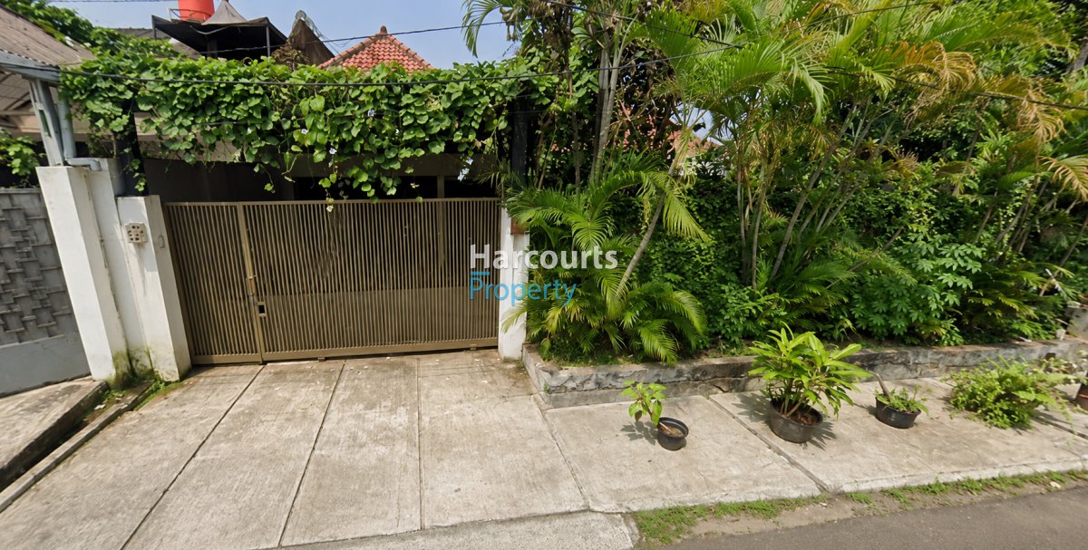 Disewakan Rumah Terawat Area Jl. Cibeber Kebayoran Baru