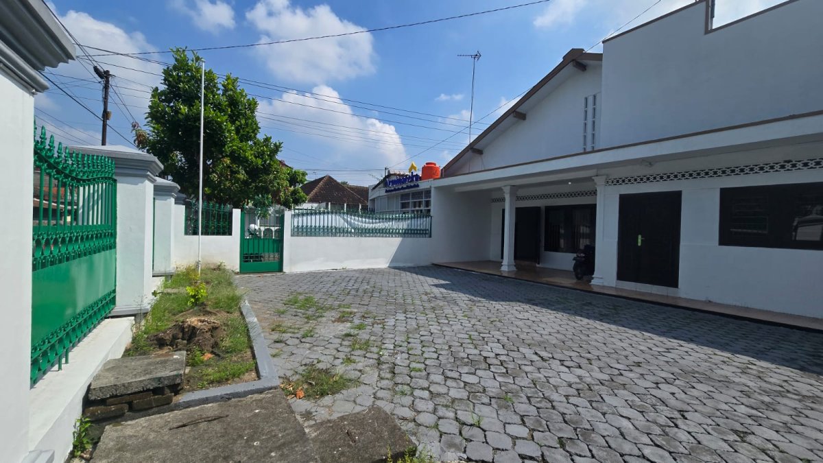 Rumah Strategis Hook Dekat Solo Grand Mall & Slamet Riyadi Solo – Cocok untuk Kantor atau Bisnis - Foto 4