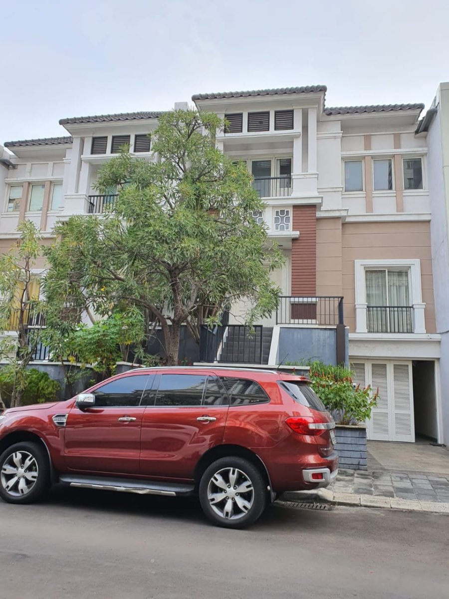 Dijual Rumah Lokasi Strategis Di Atas MOI, Kelapa Gading - Jakarta Utara