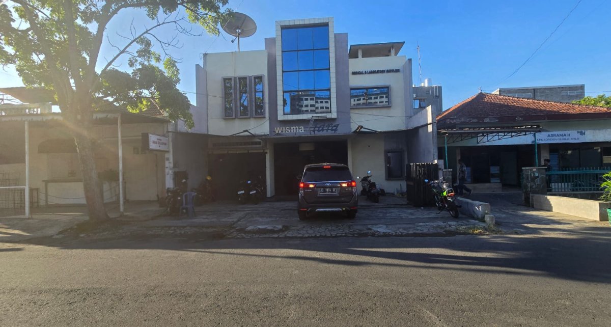 Rumah & Ruang Usaha Eks Kantor Strategis Dekat Jalan Slamet Riyadi Solo