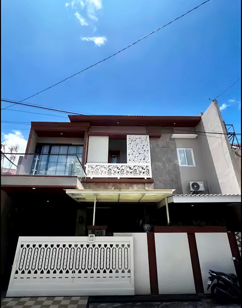 Rumah Mewah 2 Lantai Full Furnished di Cluster Elite Solo Baru