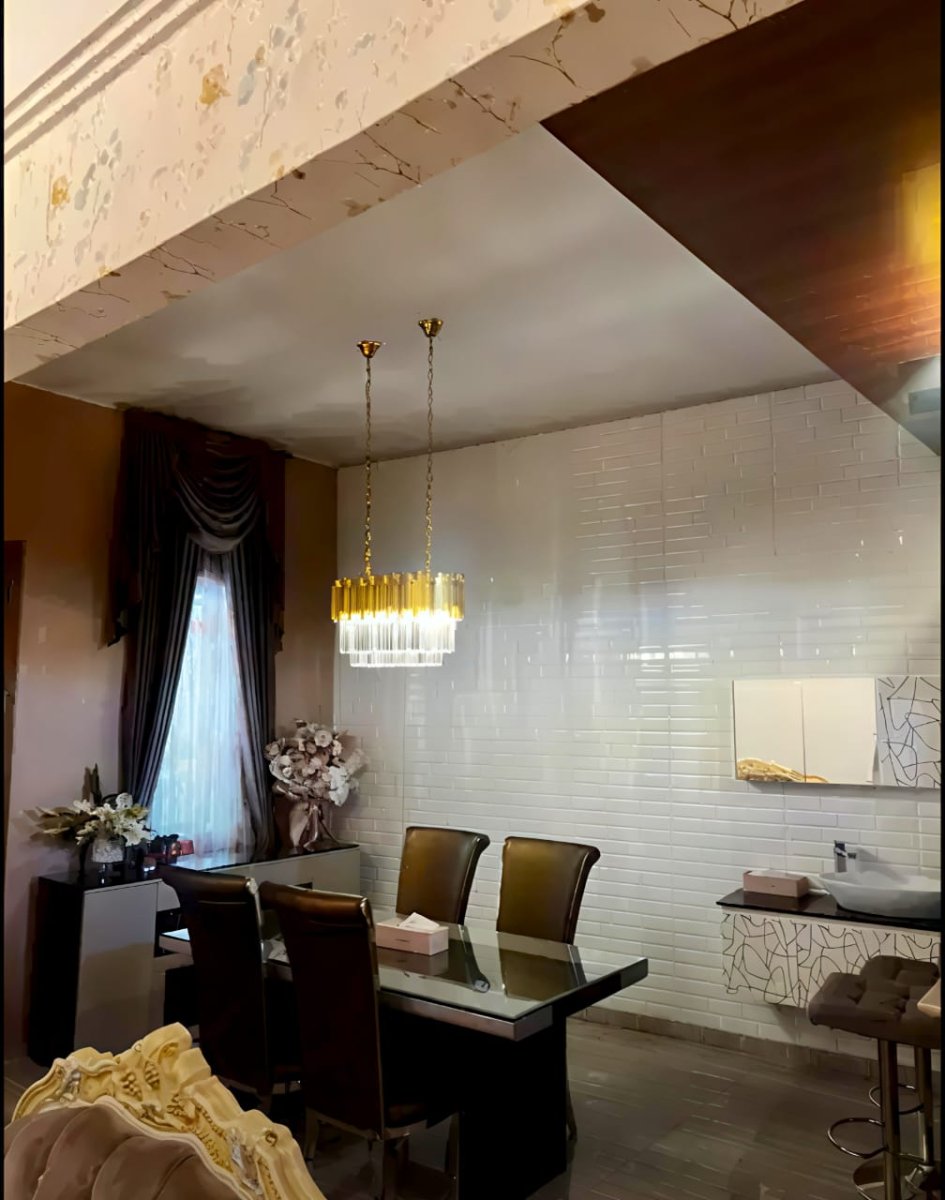 Rumah Mewah 2 Lantai Full Furnished di Cluster Elite Solo Baru - Foto 3