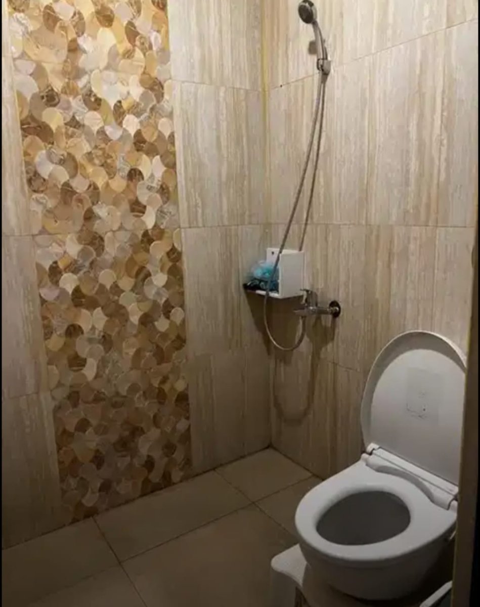 Rumah Mewah 2 Lantai Full Furnished di Cluster Elite Solo Baru - Foto 11
