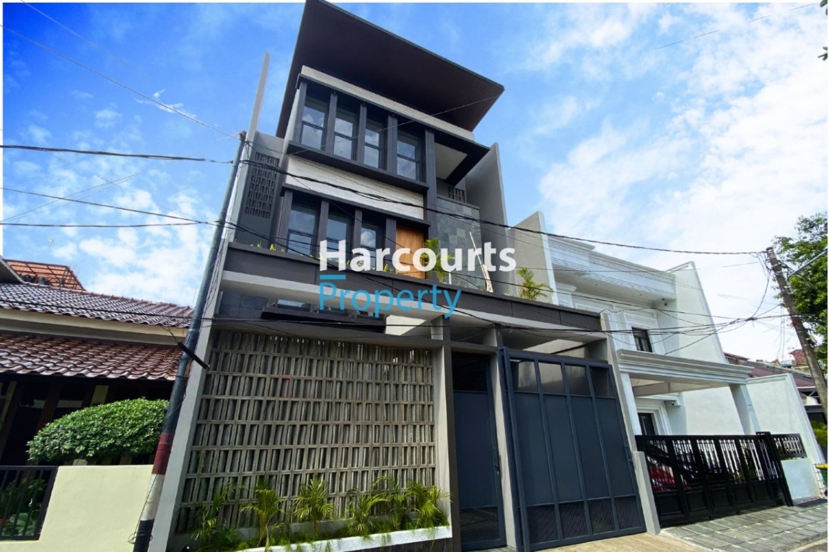 Dijual Rumah Modern Lokasi Strategis Area Pondok Indah