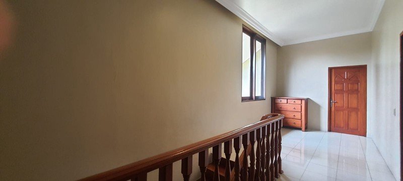 Dijual Rumah Luas Dan Asri Di Jl. Sarinembah Desa Harjamukti, Cimanggis - Depok - Foto 7