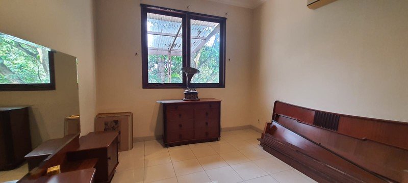 Dijual Rumah Luas Dan Asri Di Jl. Sarinembah Desa Harjamukti, Cimanggis - Depok - Foto 8