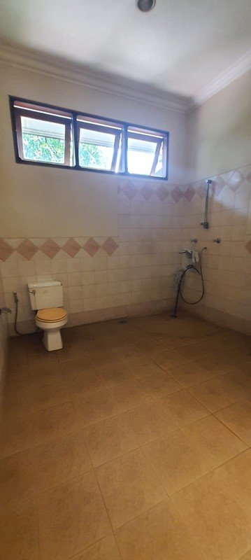 Dijual Rumah Luas Dan Asri Di Jl. Sarinembah Desa Harjamukti, Cimanggis - Depok - Foto 12