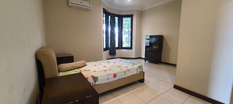 Dijual Rumah Luas Dan Asri Di Jl. Sarinembah Desa Harjamukti, Cimanggis - Depok - Foto 14