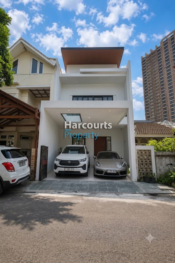 Dijual Rumah Baru 3 lantai Lokasi Strategis 2 menit dari PIM pondok Indah