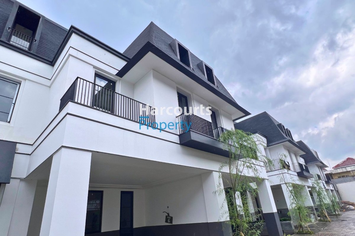 Dijual Townhouse Brand New American Classic Area Pondok Indah