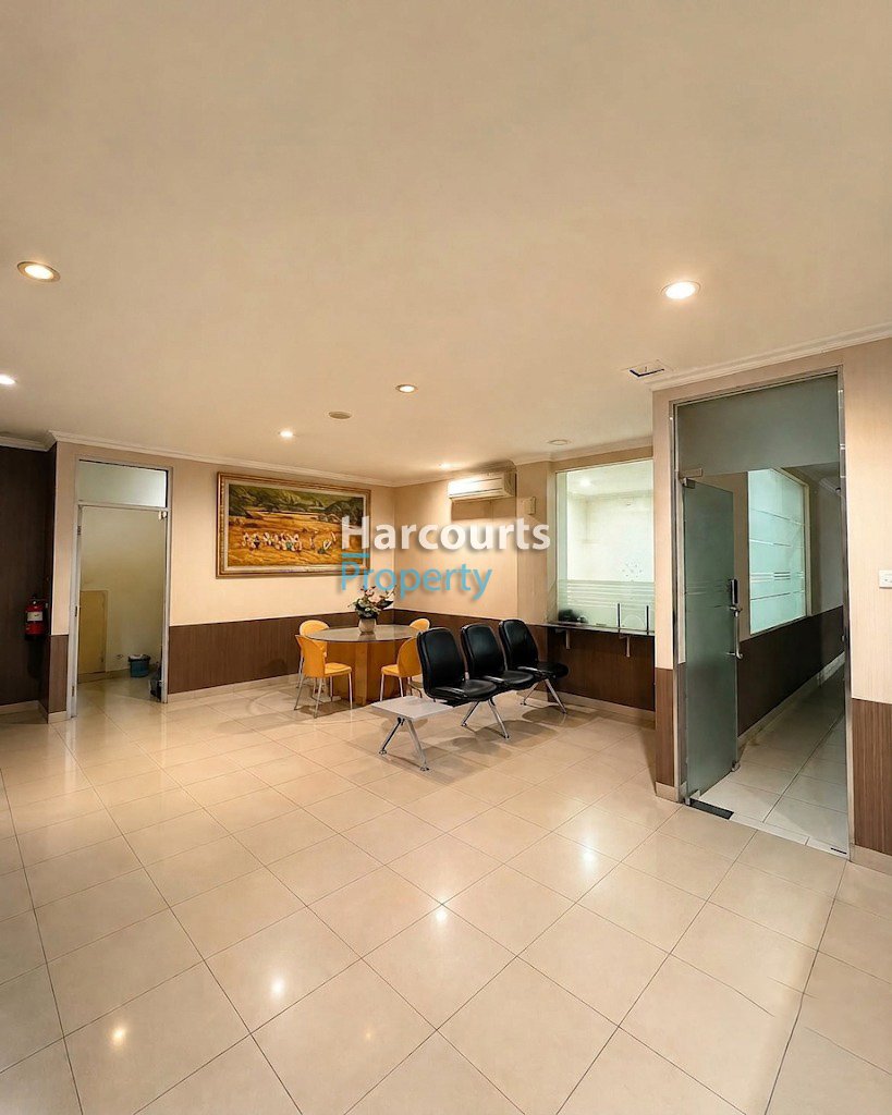 Hot Listing, Dijual Gedung Siap Huni ex Showroom Lokasi Strategis dekat Pondok Indah - Foto 7