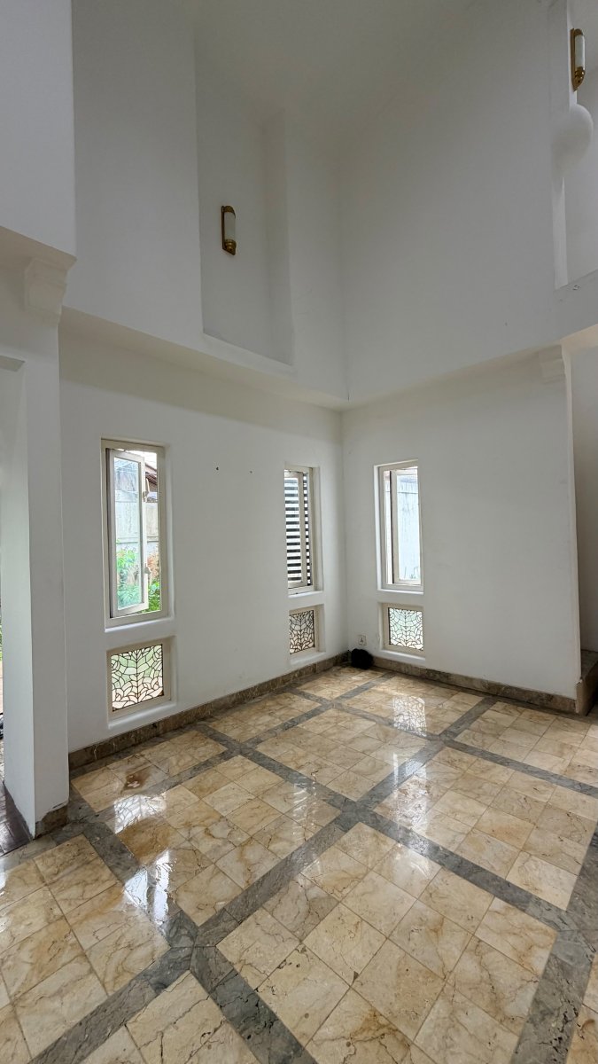 Dijual rumah luas rasa villa dekat sekolah Tara Salvia Ciputat Tangsel - Foto 12