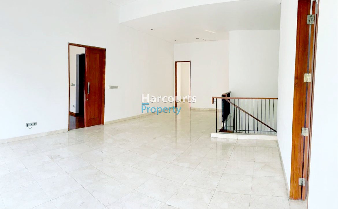 Disewakan Rumah Compound Besar Lokasi Tenang Area Kemang - Foto 4