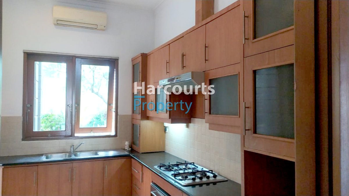 Disewakan Single House Terawat Modern Area Kemang - Foto 4
