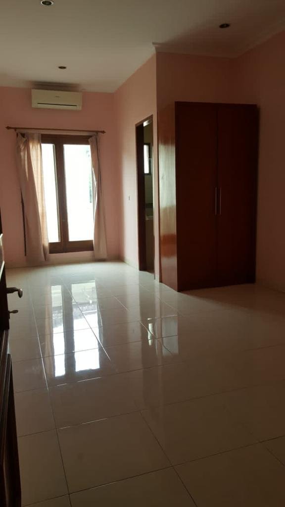 Disewakan Rumah Compound Nyaman Area Kemang - Foto 4