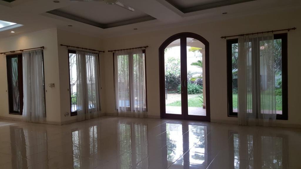 Disewakan Rumah Compound Nyaman Area Kemang - Foto 9