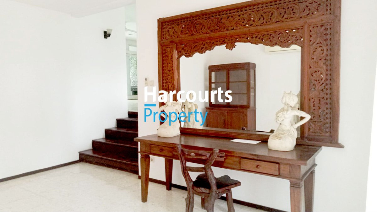Disewakan Rumah Klasik Area Kemang - Foto 3