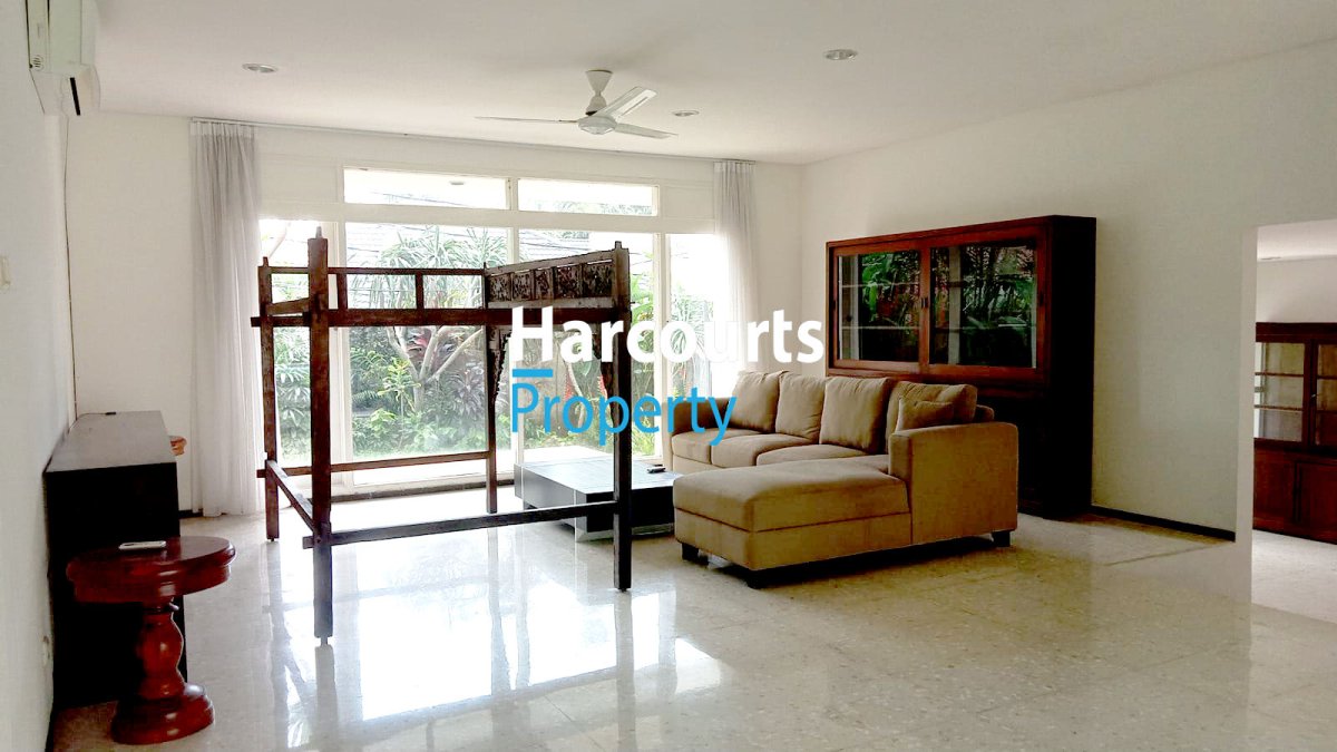 Disewakan Rumah Klasik Area Kemang - Foto 5