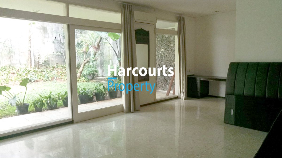 Disewakan Rumah Klasik Area Kemang - Foto 8
