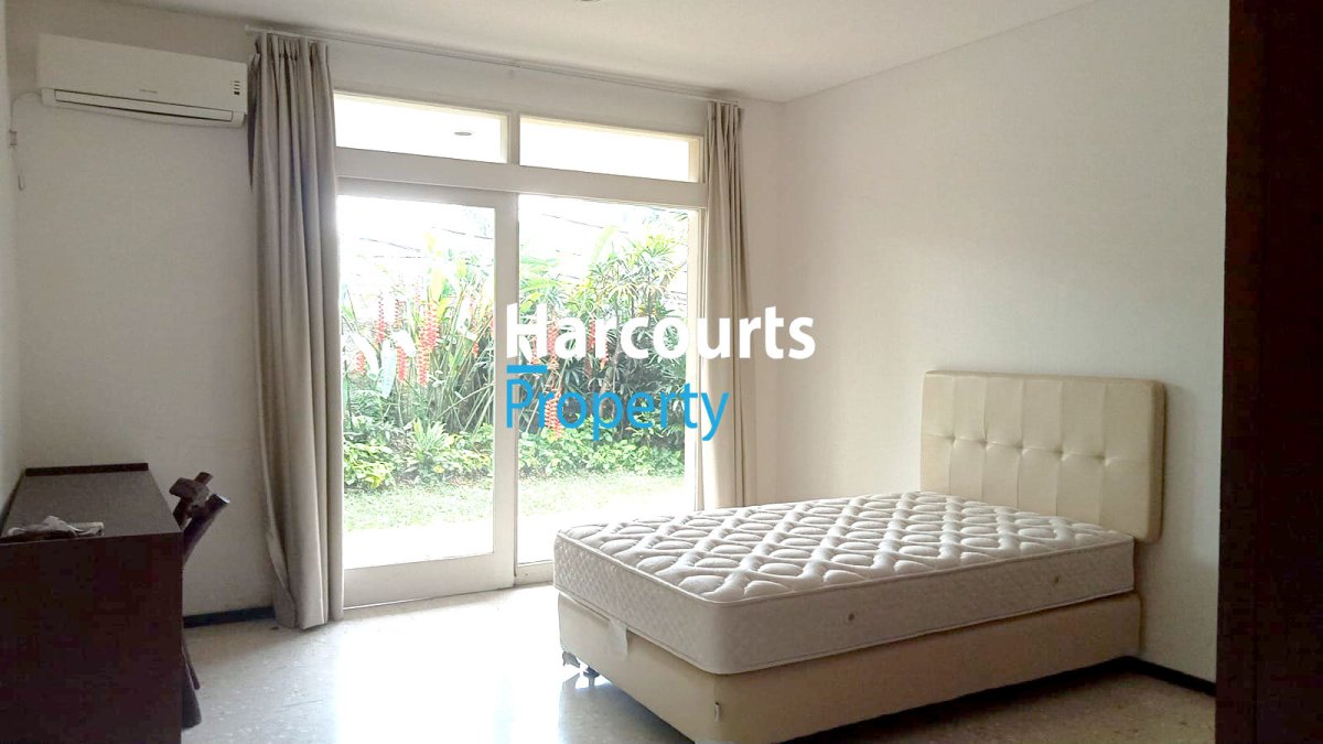 Disewakan Rumah Klasik Area Kemang - Foto 9