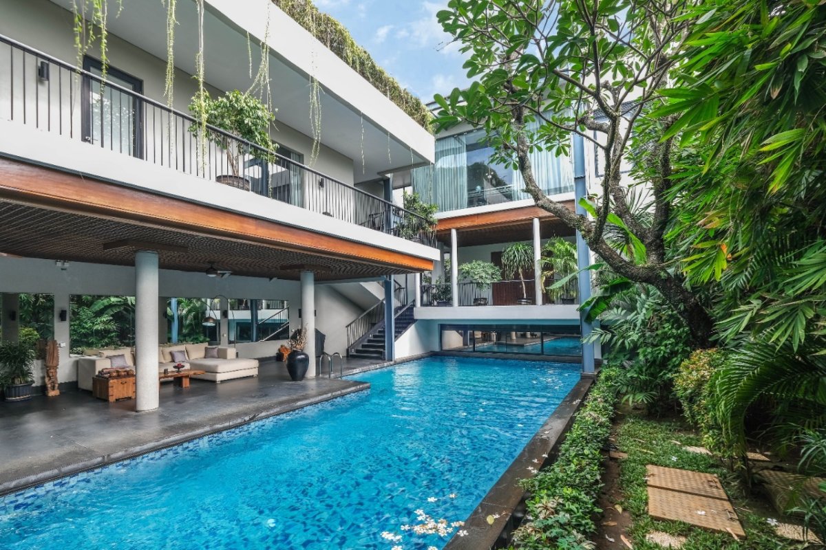 Rumah seperti Villa Bali area kemang