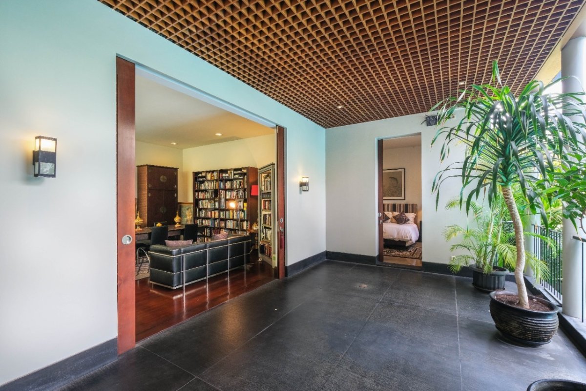 Rumah seperti Villa Bali area kemang - Foto 2