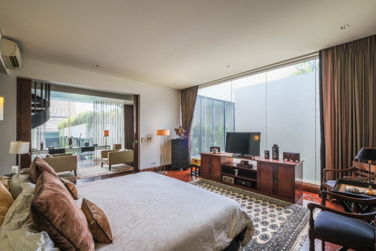 Rumah seperti Villa Bali area kemang - Foto 7