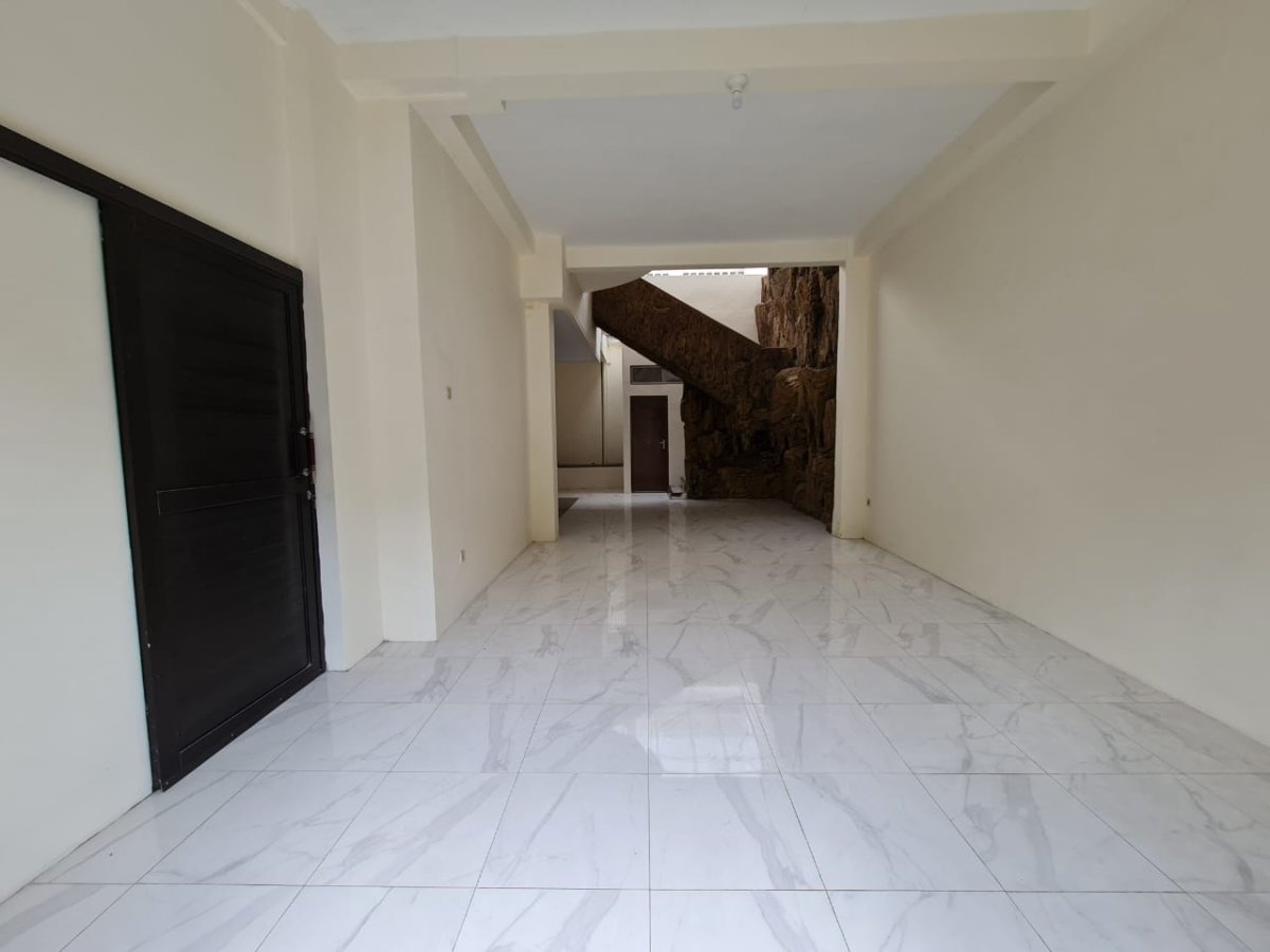 Rumah Bagus Renovasi Baru Siap Huni di Sektor 1 Solo Baru - Foto 5