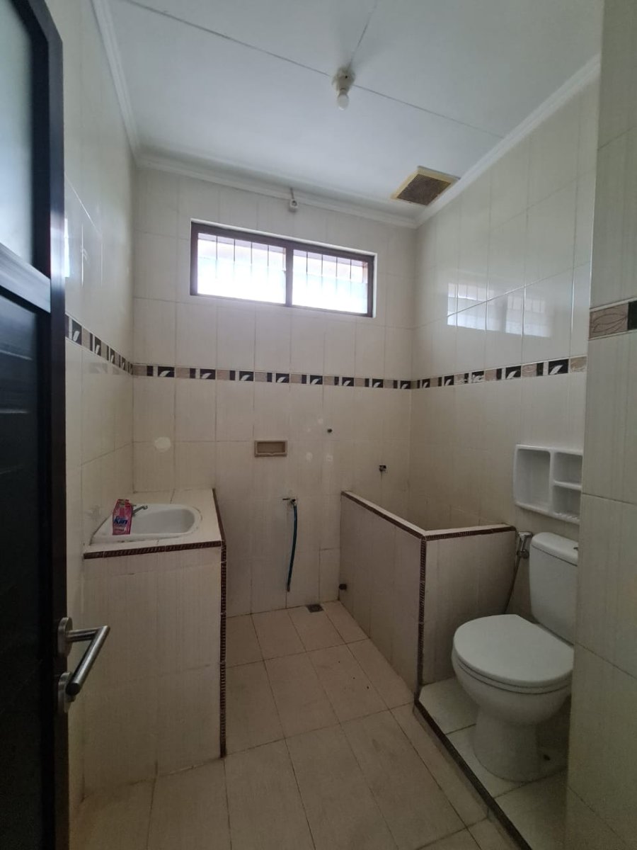 Rumah Bagus Renovasi Baru Siap Huni di Sektor 1 Solo Baru - Foto 7