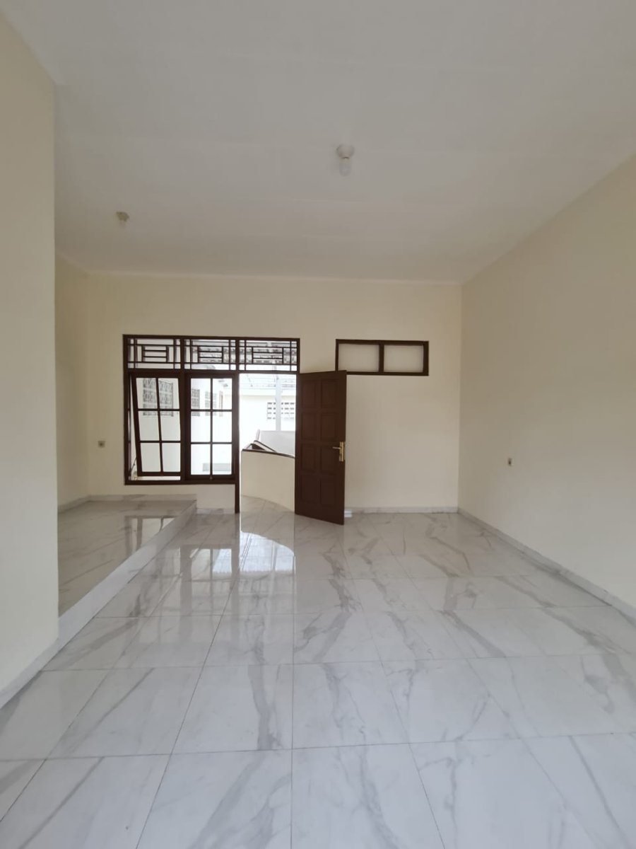 Rumah Bagus Renovasi Baru Siap Huni di Sektor 1 Solo Baru - Foto 10