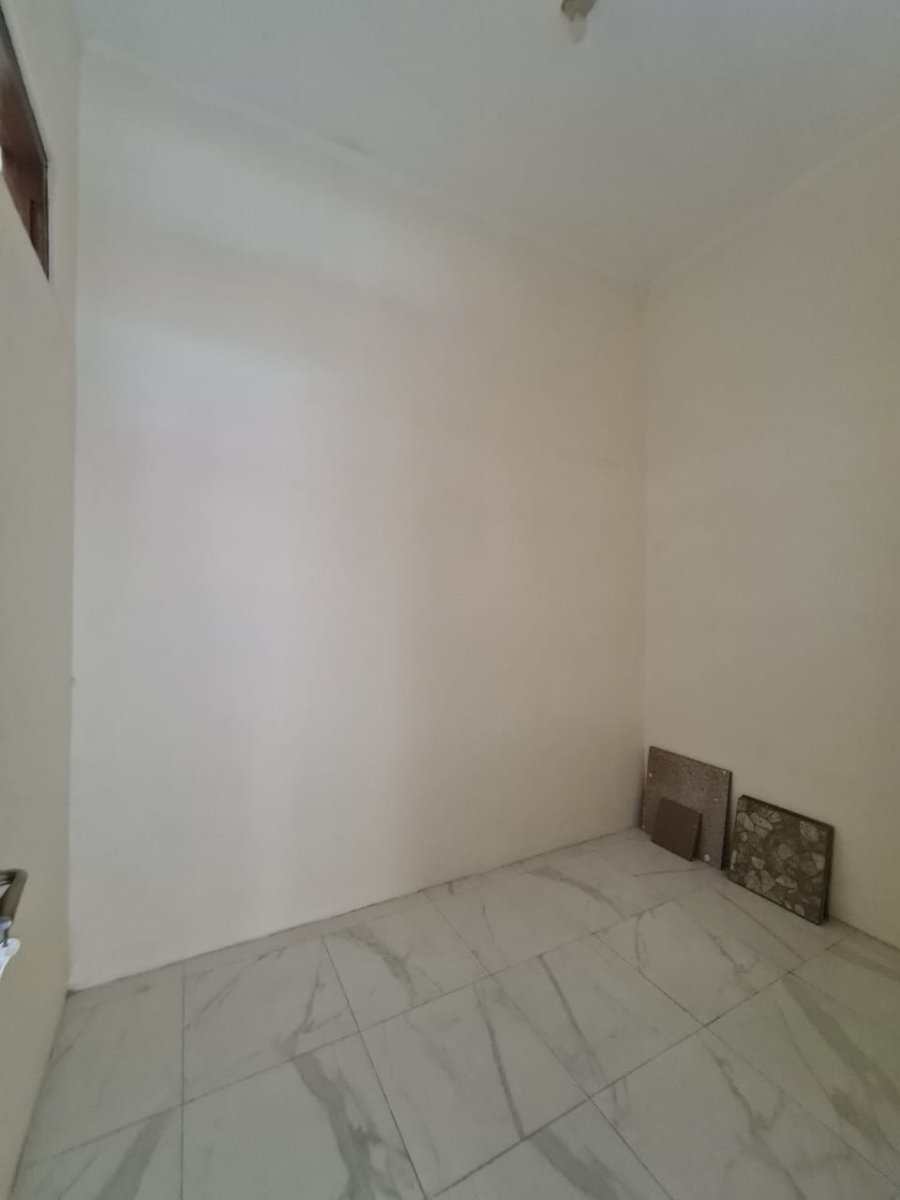 Rumah Bagus Renovasi Baru Siap Huni di Sektor 1 Solo Baru - Foto 11