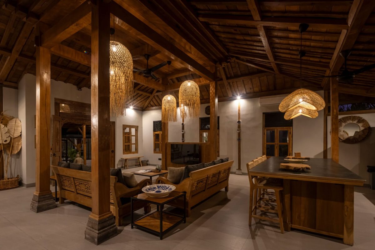 Rumah Mewah Nuansa Kayu Joglo Berpadu Arsitektur Modern Minimalis Dekat Luwes Gentan Solo - Foto 10