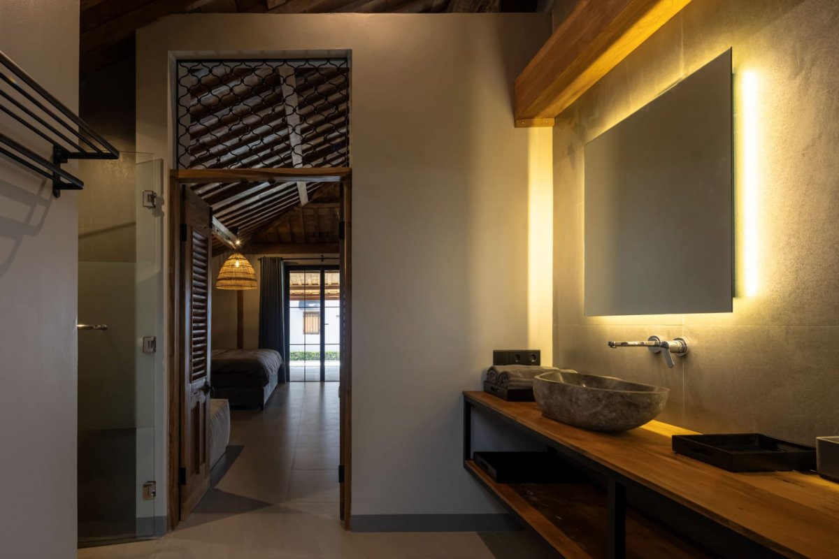 Rumah Mewah Nuansa Kayu Joglo Berpadu Arsitektur Modern Minimalis Dekat Luwes Gentan Solo - Foto 13