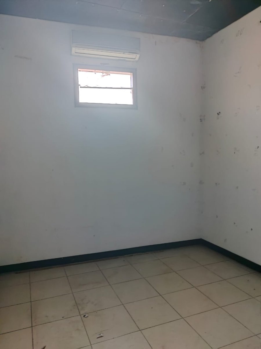 Ruko Strategis Dekat Singosaren, Pusat Kota Solo - Foto 10