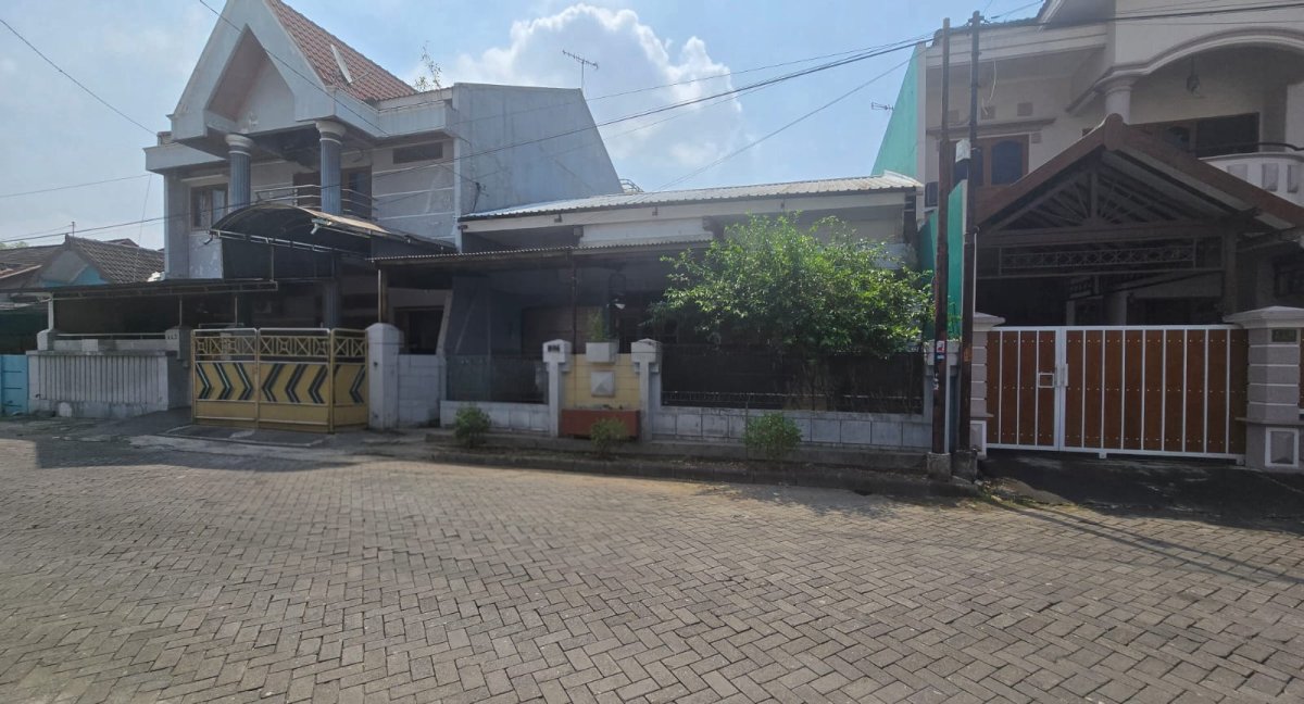 Rumah Hitung Tanah di Jalan Raya Boulevard Puri Gading Solo Baru - Foto 2