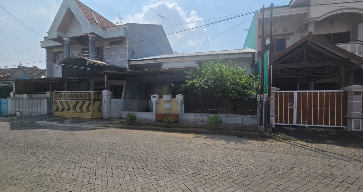 Rumah Hitung Tanah di Jalan Raya Boulevard Puri Gading Solo Baru - Foto 8