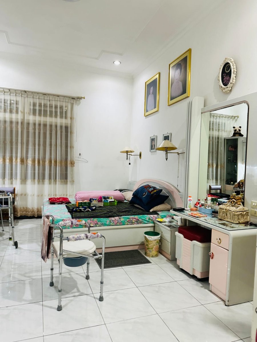 Rumah Induk Mewah Vintage Siap Huni Beserta Kantor & Asrama Staff di Jalan Raya Adi Sucipto, Solo - Foto 3