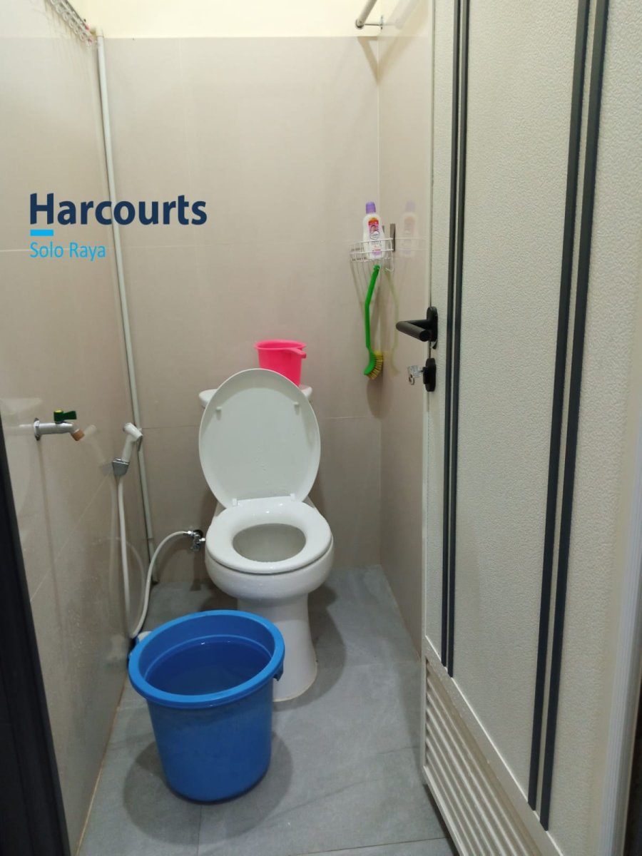 Rumah Bagus, Bersih & Terawat Full Furnished di Perumahan Klodran, Solo - Foto 2