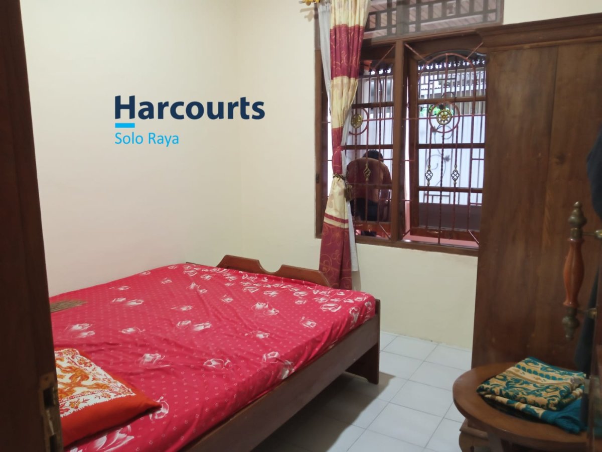 Rumah Bagus, Bersih & Terawat Full Furnished di Perumahan Klodran, Solo - Foto 7