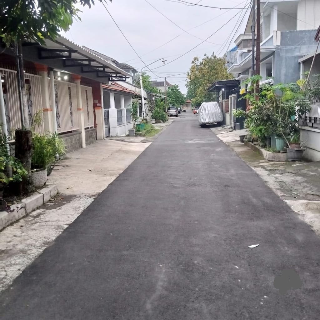 Rumah Bagus, Bersih & Terawat Full Furnished di Perumahan Klodran, Solo - Foto 12