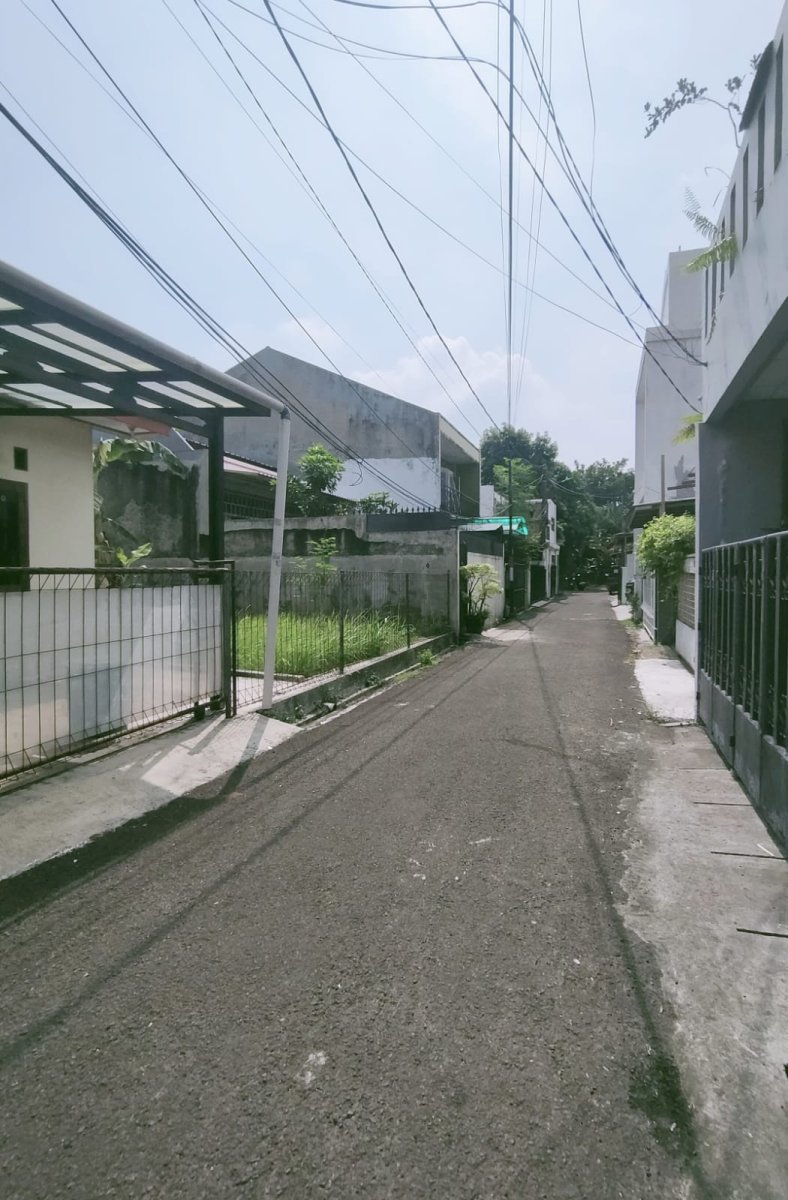 Disewakan Rumah Furnished Halaman Luas180m2 Malaka Jaya Duren Sawit JktTimur ZM