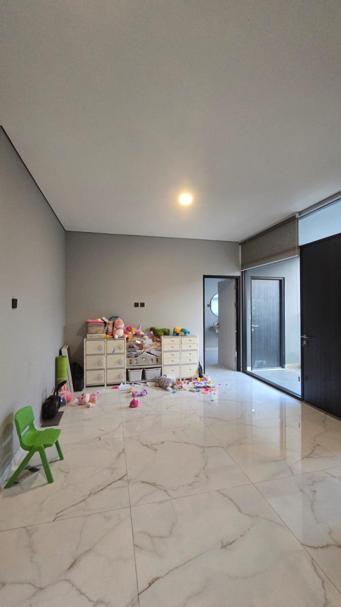 Rumah Mewah Minimalis Modern di Cluster Elite Colomadu - Foto 7