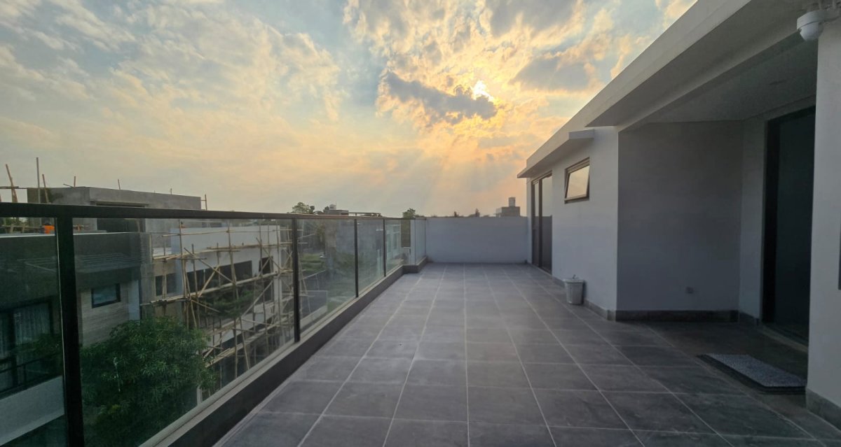 Rumah Mewah Minimalis Modern di Cluster Elite Colomadu - Foto 8