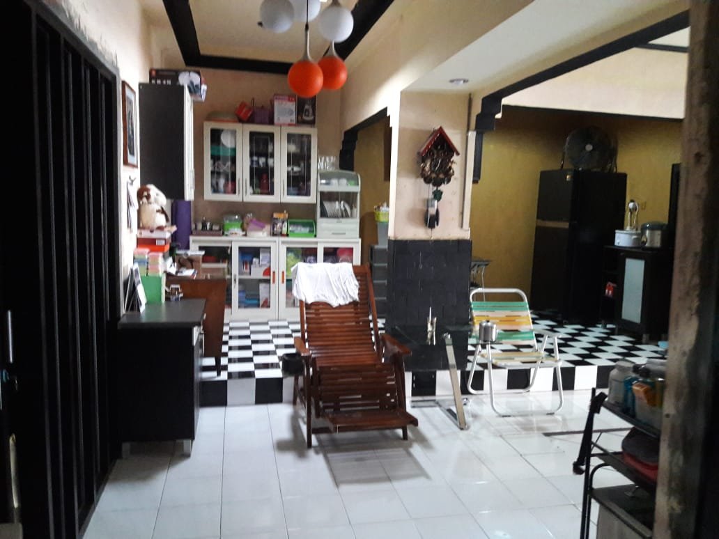 Rumah Siap Huni 2 Lantai di Pucang Sawit - Foto 2